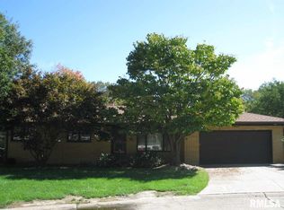 2210 3rd St #B, East Moline, IL