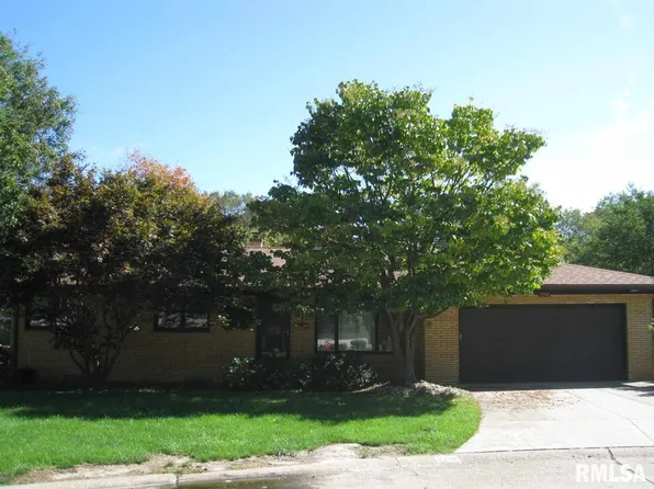 2210 3rd St #B, East Moline, IL 61244