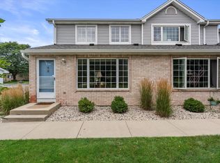 10380 W Whitnall Edge Cir UNIT H, Franklin, WI 53132