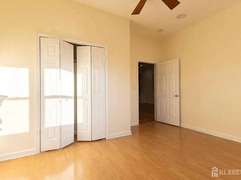 158 Terrace Ave — Photo 14