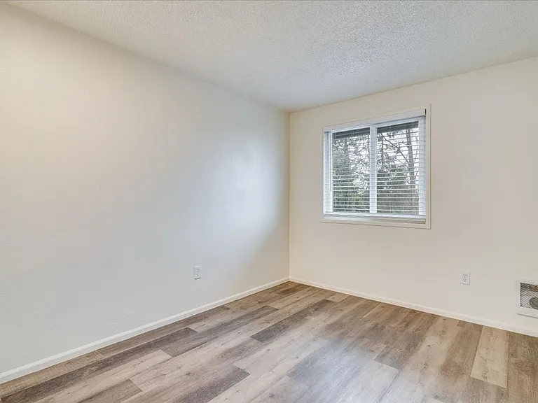 Barclay Square Where Convenience Meets Community Up to 1-Month Free! — Photo 48