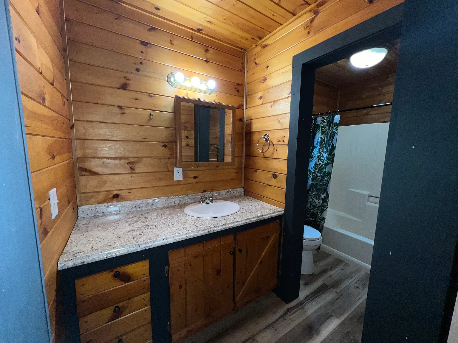 2 bed, 1050 sqft, $2,500 — Photo 4
