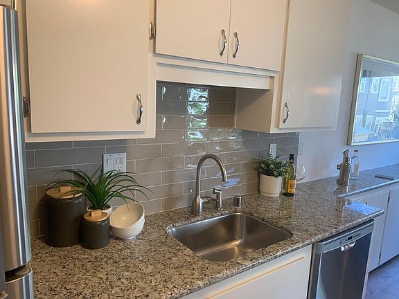 4th image of 320 Park View Ter APT 107