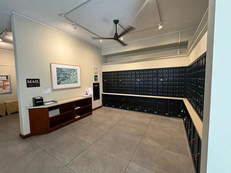 1212 Punahou St #1403 — Photo 11
