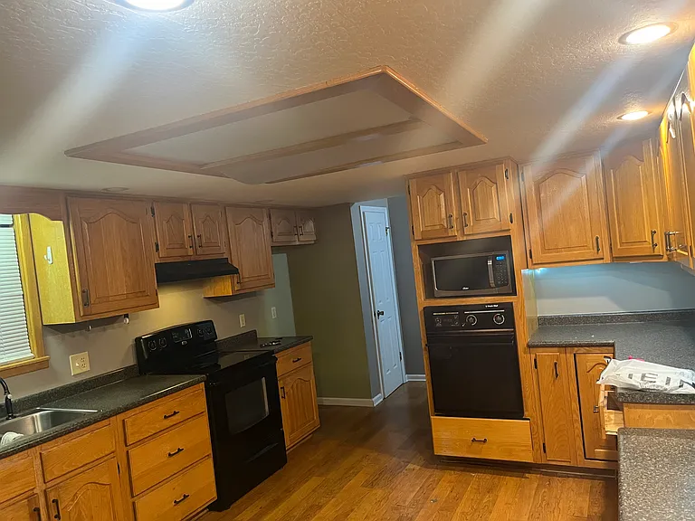 201 Bellwood Dr — Photo 2
