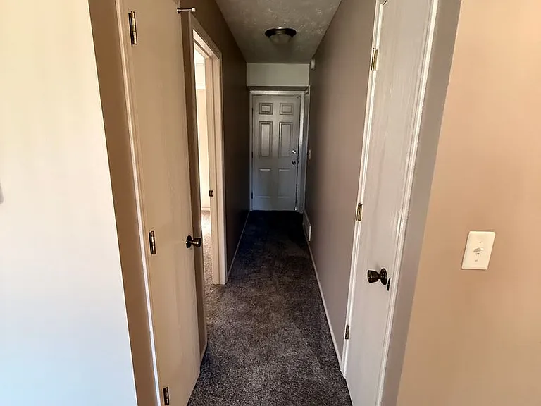 Southdale Square Apartments — Photo 33