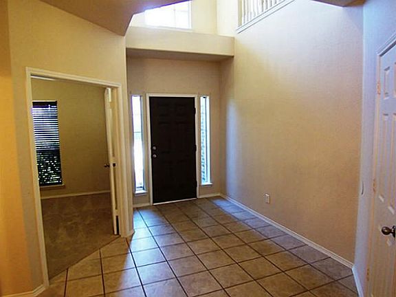 3rd image of 10400 Teal Hollow Dr