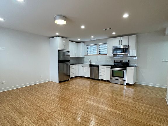 2nd image of 6227 N Hermitage Ave Unit B