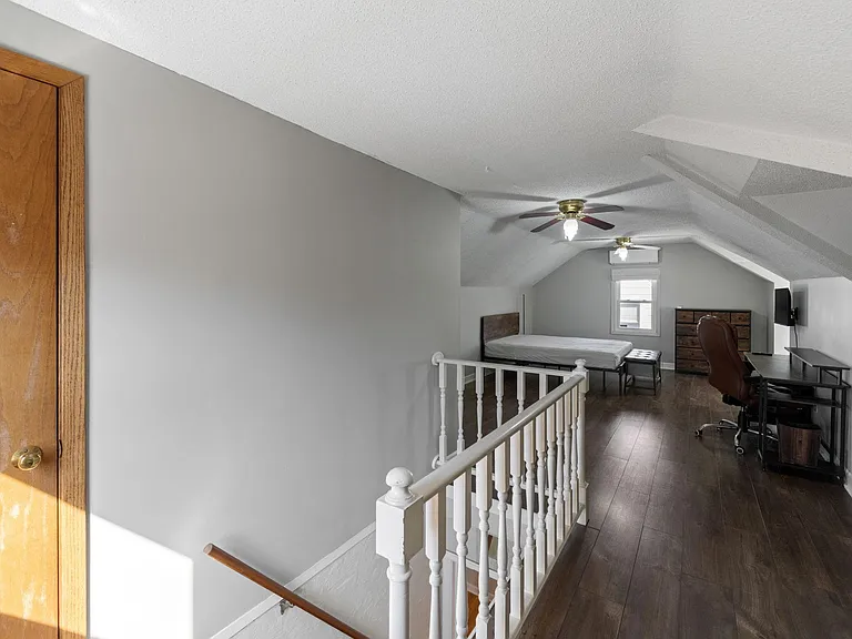 2901 Zenith Ave N — Photo 16