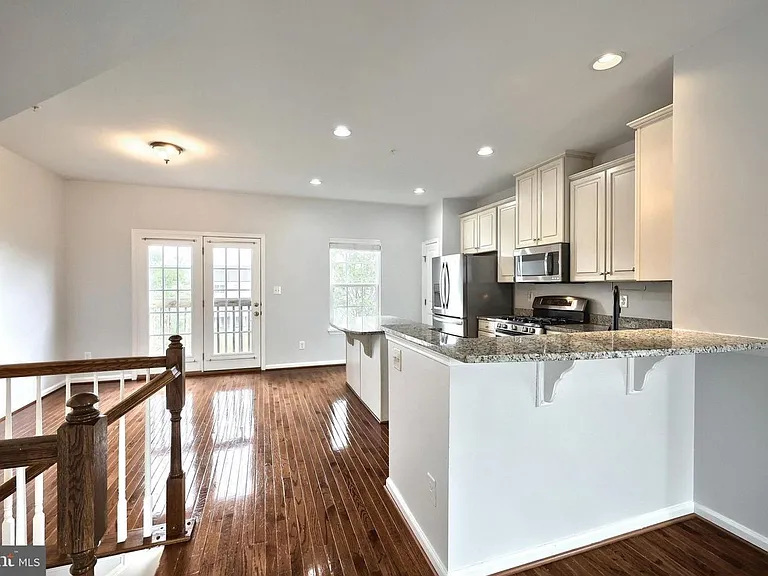 1261 Elderslie Ln — Photo 30