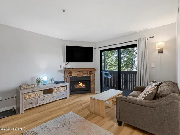 6821 N 2200 W APT 11J, Park City, UT 84098