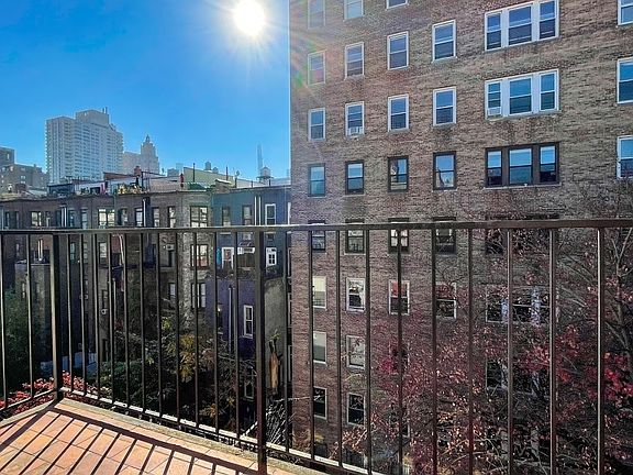 2nd image of 124 W 75th St APT 5B