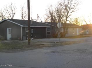 742 E 7th St, Carthage, MO 64836