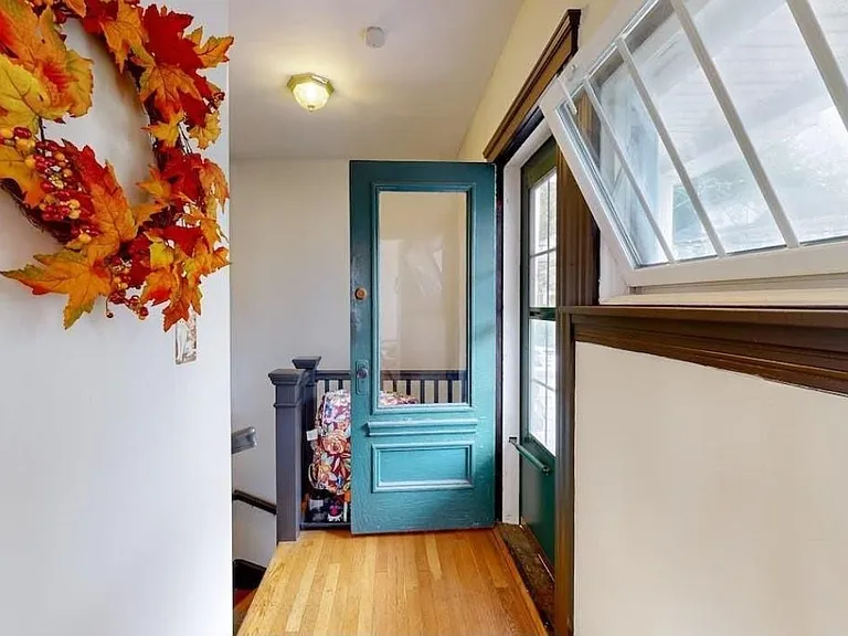31 Blodgett Ave — Photo 4