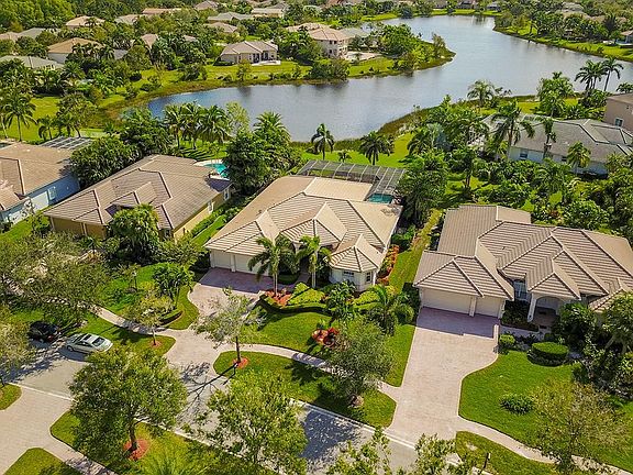 5th image of 2206 SW Dove Canyon Way