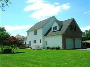 11 Farm Ln, Carlisle, PA 17015