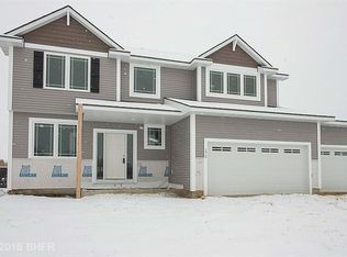 175 SE Wildflower St, Pleasant Hill, IA 50327