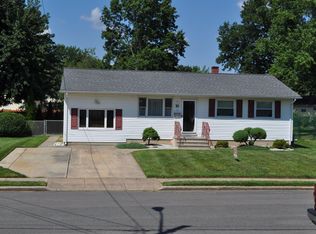 16 Glendon Rd, Hamilton, NJ 08610