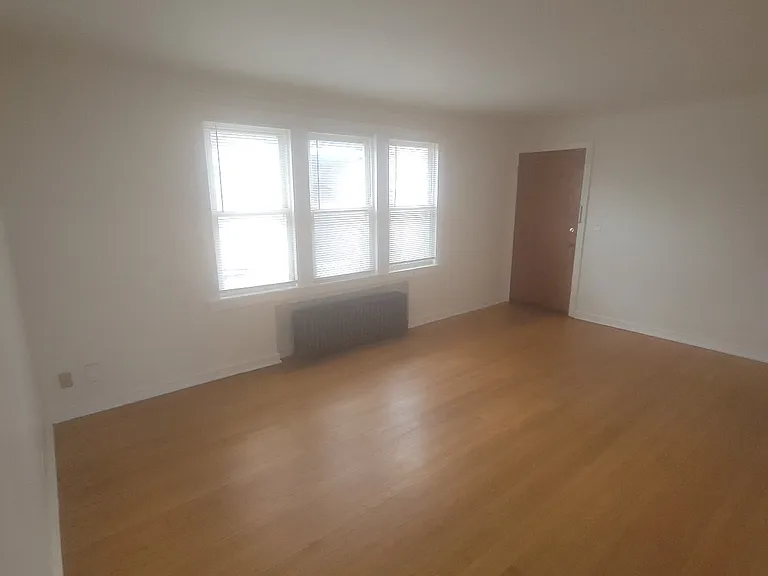 1645 Elmwood Ave #2R — Photo 7