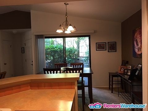 4th image of 1388 Bellevue Way NE APT 3