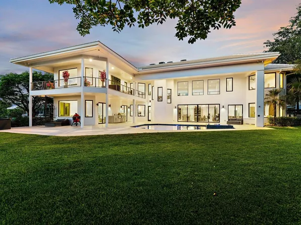 8818 SE Riverfront Ter, Jupiter, FL 33469