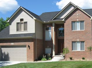 2098 Saint Joseph St, West Bloomfield, MI 48324