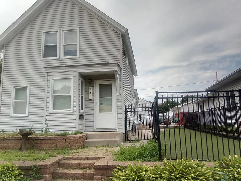 721 Watson Ave — Photo 8