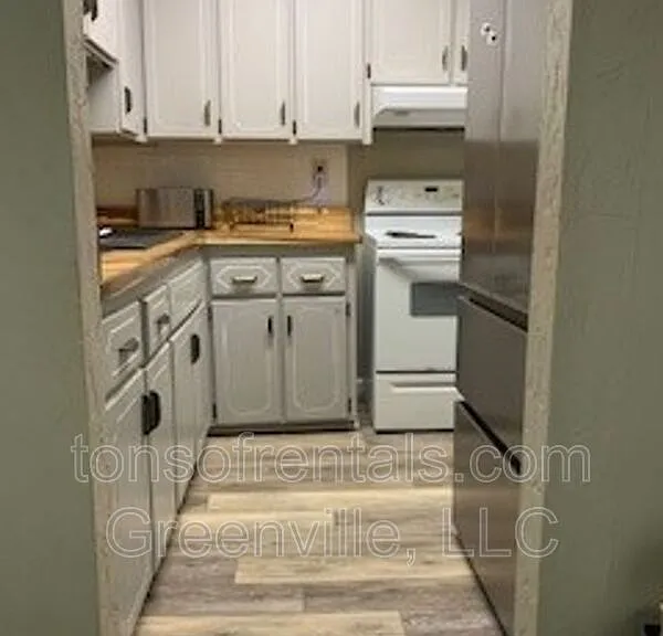 414 Randall St #A — Photo 5