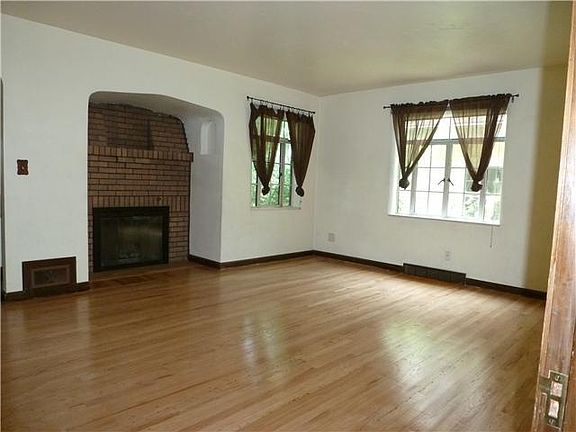 4th image of 541 E Meadowlawn Ave