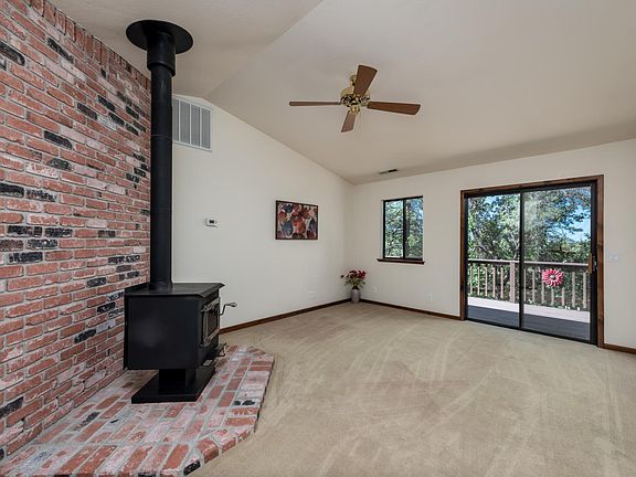 5th image of 2828 Camino Heights Dr