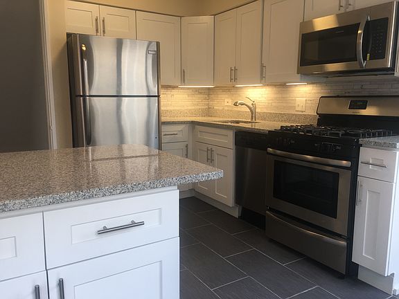 4th image of 6250 N Cicero Ave
