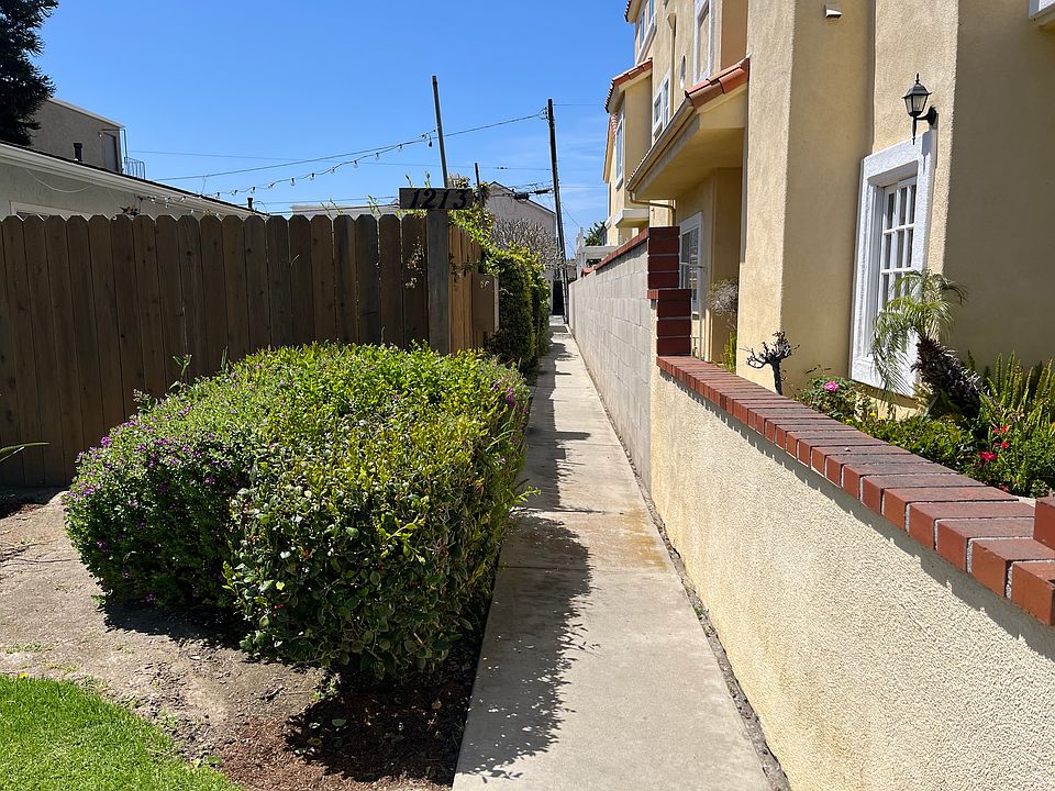 Walk way to each unit entry