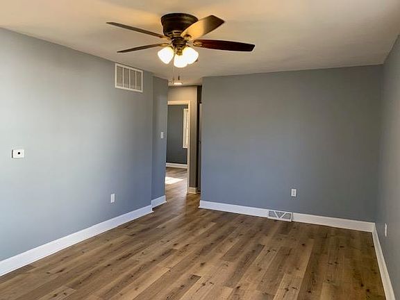 4th image of 222 Mackenzie St