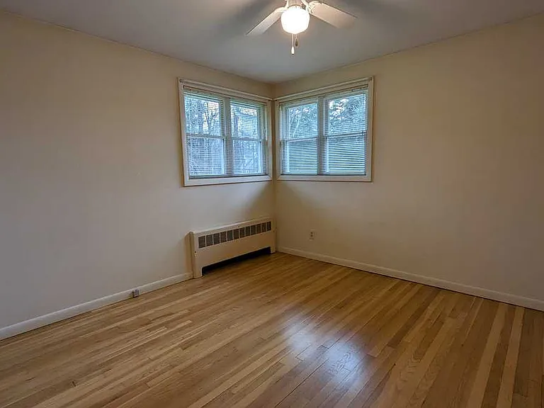 611 Amherst Rd — Photo 10