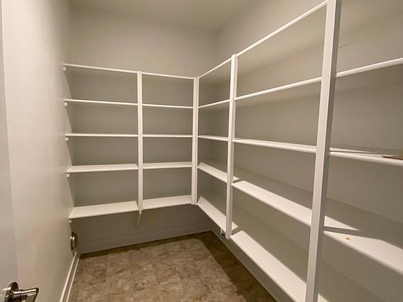 5th image of 5833 Banbury Ln