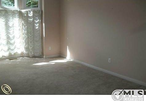 713296353 Living.jpg