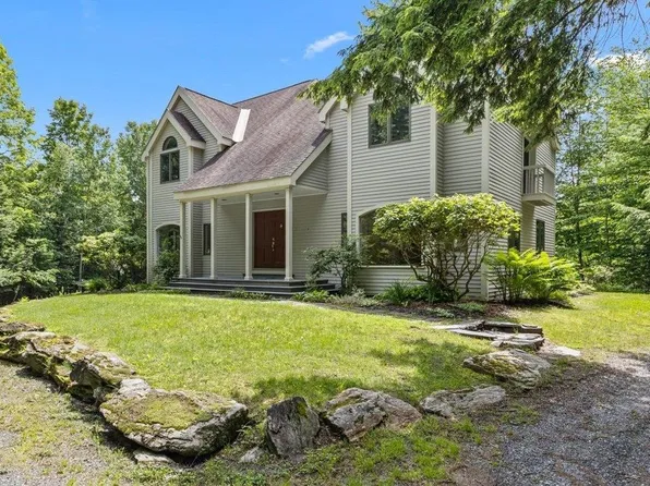 31 S Pinnacle Ridge Road, Waterbury, VT 05676