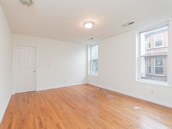 2nd image of 1603 W Oxford St #2