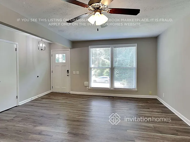 691 Frankfort Dr — Photo 3