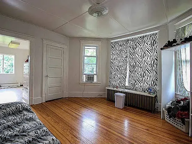 2 Forest Ave #2B — Photo 3