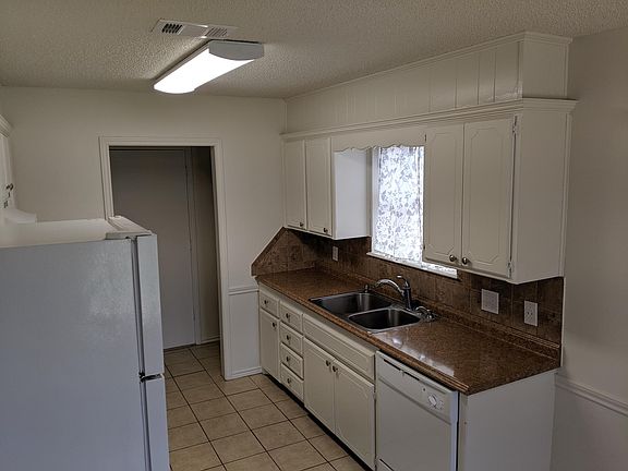 2nd image of 5925 10th Dr