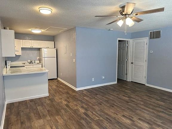2nd image of 424 Daytona St APT 3