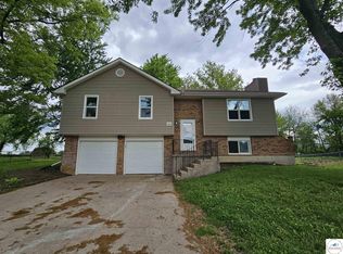 2806 Quail Run Dr, Sedalia, MO 65301