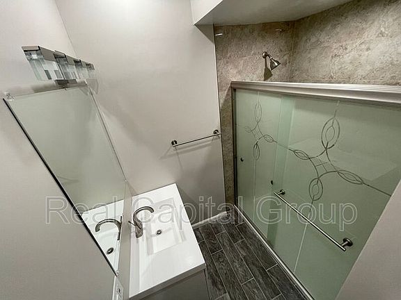 4th image of 3 Hill St Floor 2
