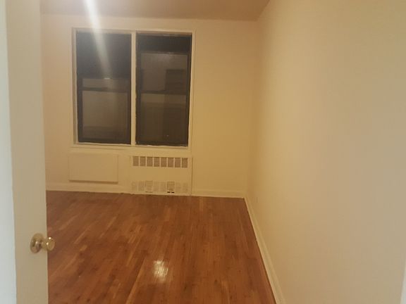 2nd image of 8929 163rd St APT 6D