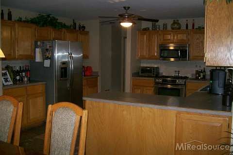4th image of 48617 Amber Ln