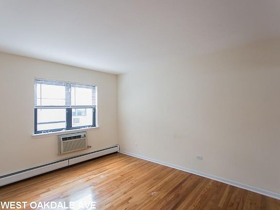 2nd image of 527 W Oakdale Ave #1402