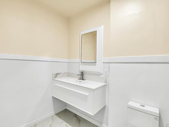 5th image of 2114 23rd St APT 2
