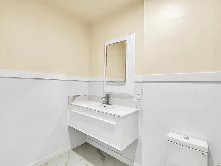 2114 23rd St #4 — Photo 7