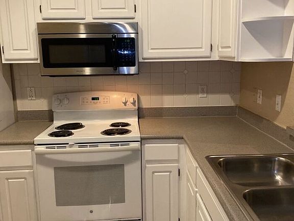 3rd image of 8826 Dunes Ct APT 11-105